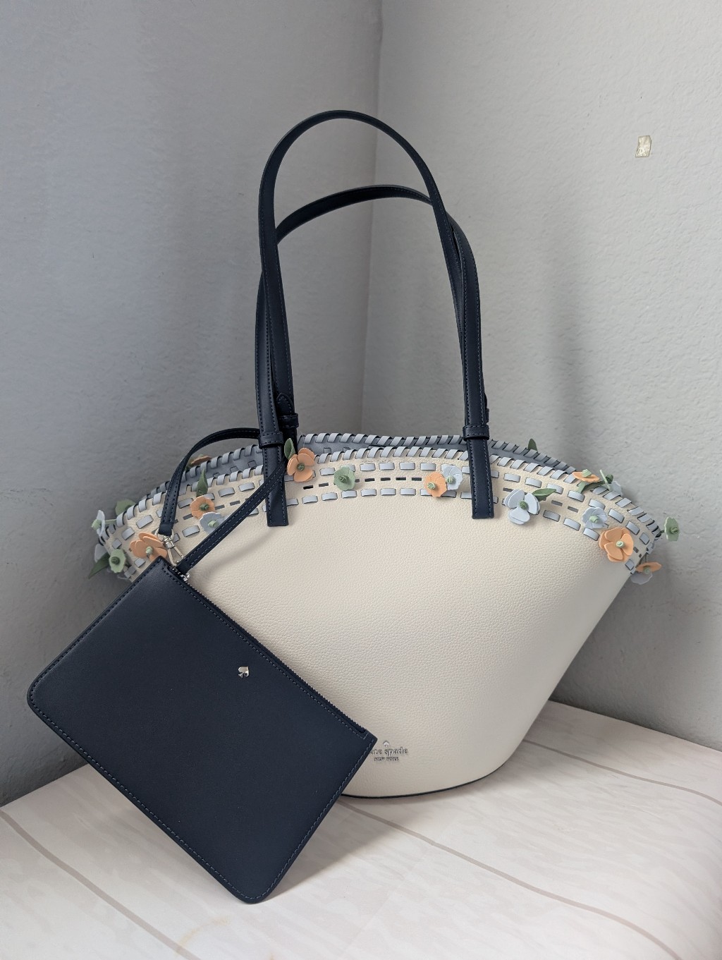 Nwt Kate Spade Ko727 Dahlia Large Floral Leather Tote With Pouch Wristlet